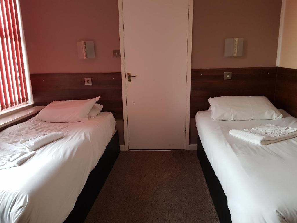 Hotel Room 2